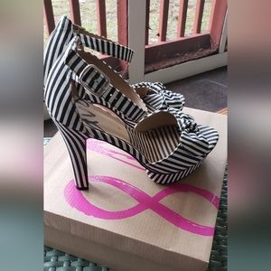 DV8 Perla Black/White stripe canvas Platform shoes